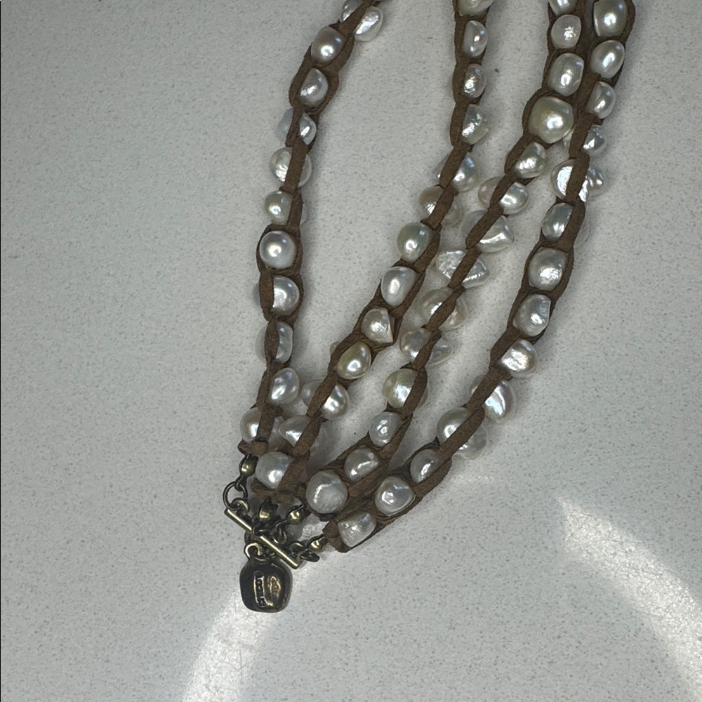 Elegant Pearl and Brown Beaded Bracelet - Picture 12 of 14